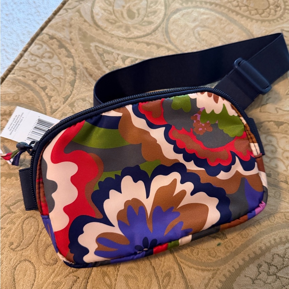 NWT Vera Bradley Women's Nylon Woodward Small Belt Bag Bossanova Bold
